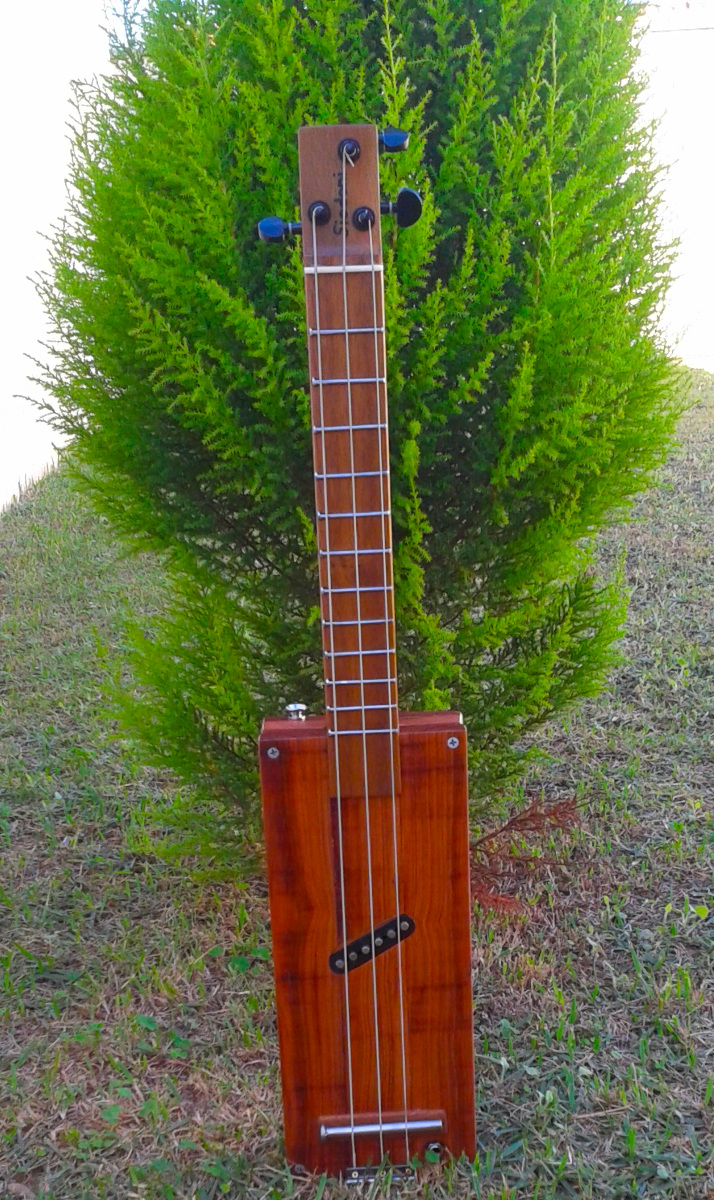 Modelo: Cigar Box 3C / Ano 2015