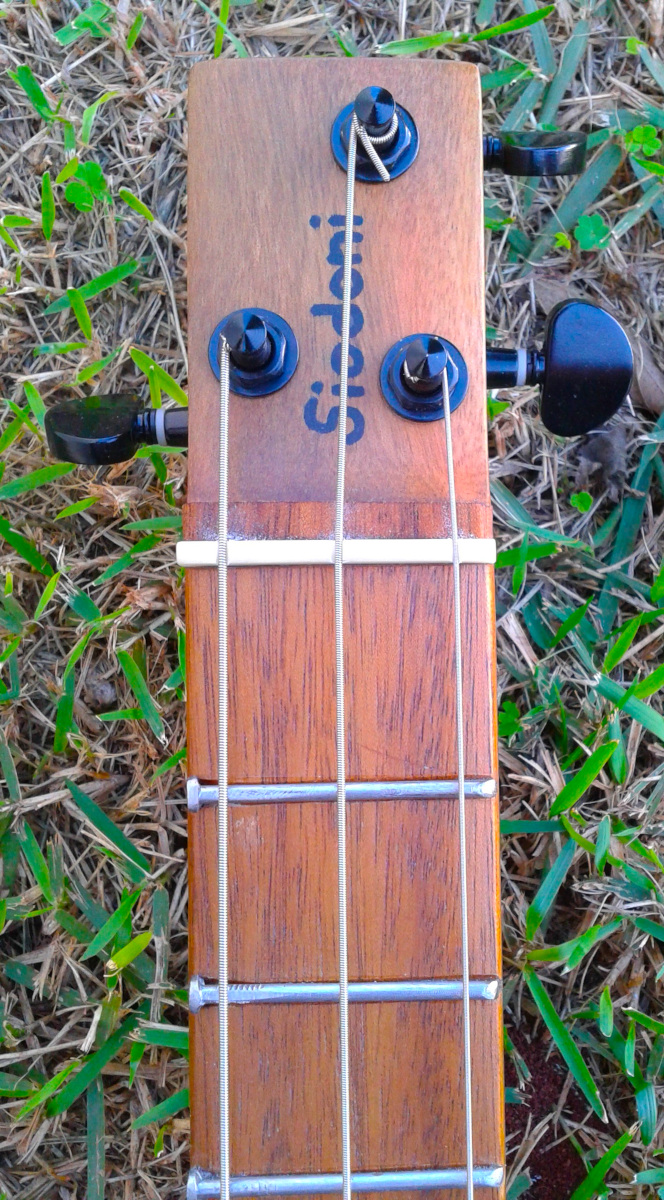 Modelo: Cigar Box 3C / Ano 2015