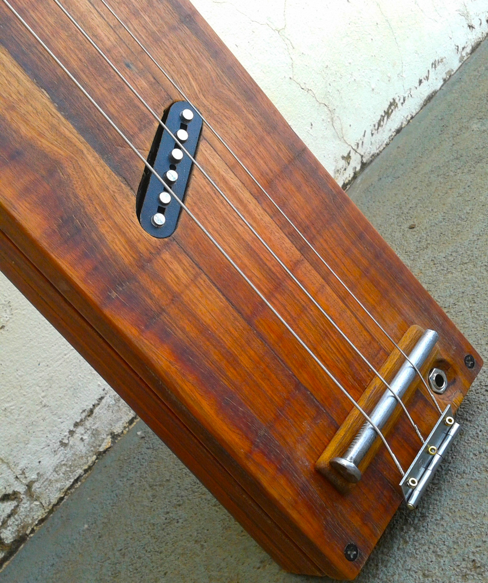 Modelo: Cigar Box 3C / Ano 2015