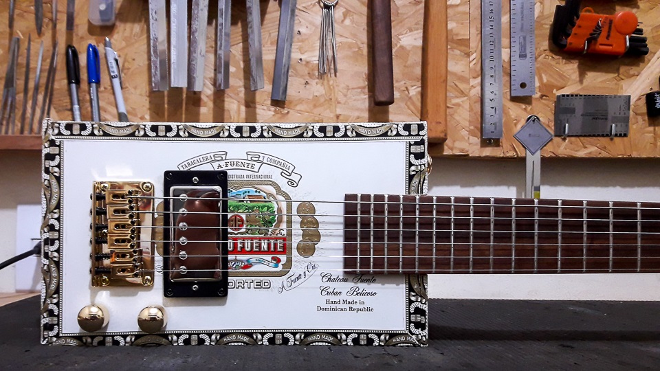 Modelo: Cigar Box 6C / Ano 2018