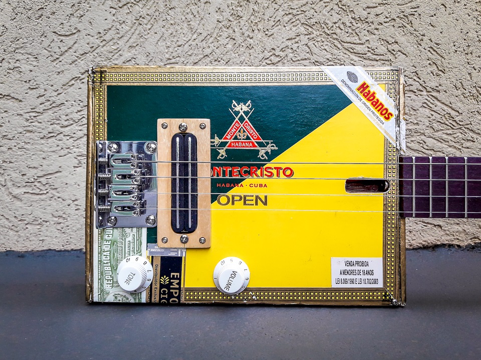 Modelo: Cigar Box 4C / Ano 2017 / Artista: Samir Issa - Mississippi Devils
