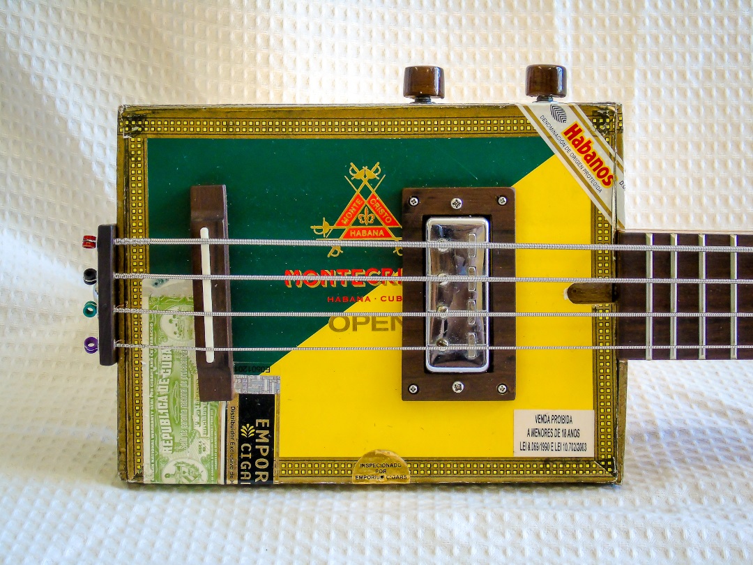 Modelo: Cigar Bass 4C / Ano 2018 / Artista: Juninho Sampaio
