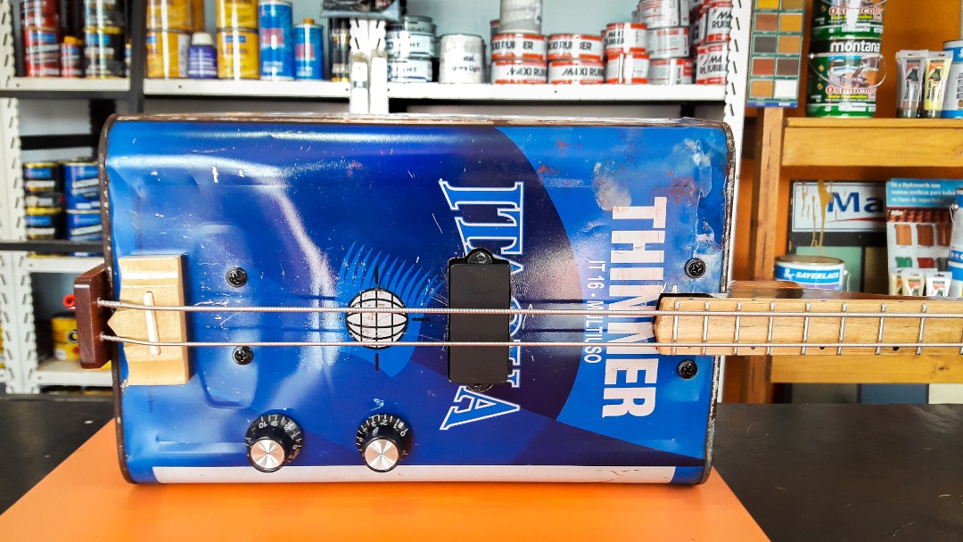 Modelo: Thinner Bass / Ano 2019 / Artista: Mississippi Devils