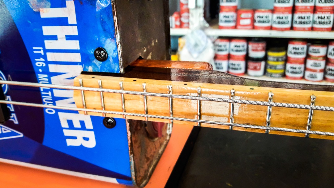 Modelo: Thinner Bass / Ano 2019 / Artista: Mississippi Devils