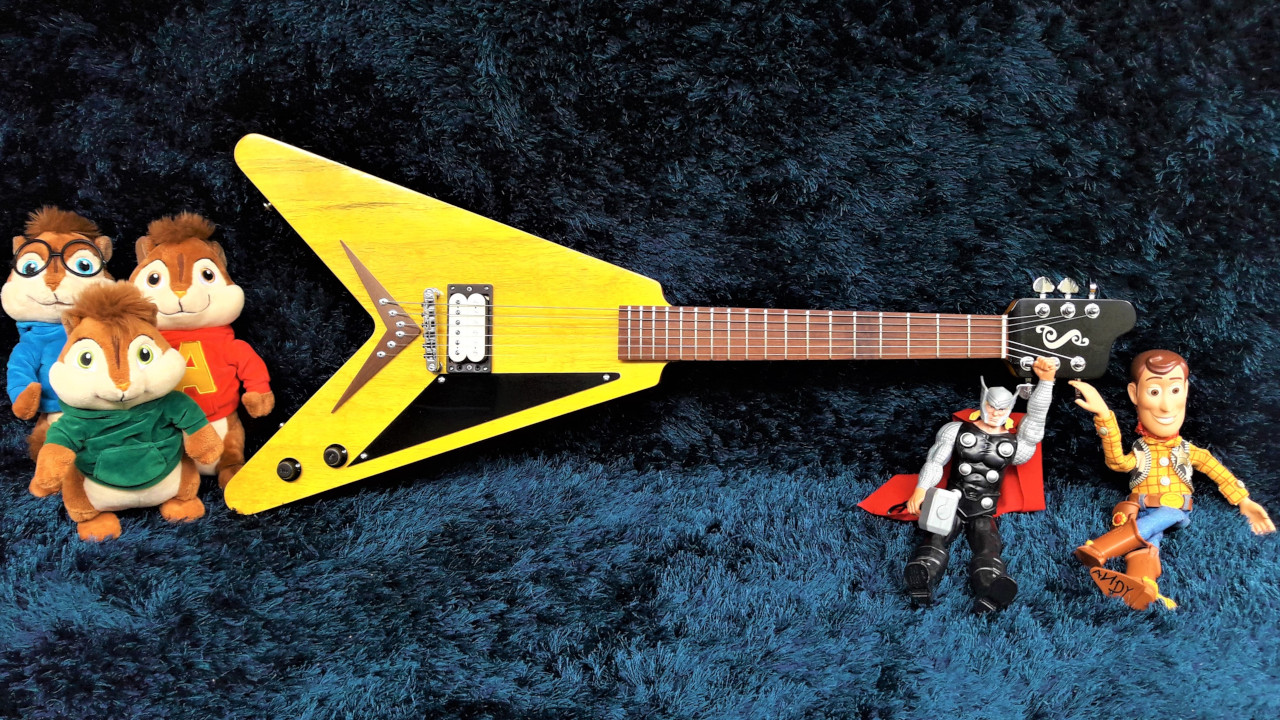 Guitarra Modelo: Flying V Kid / Ano 2019