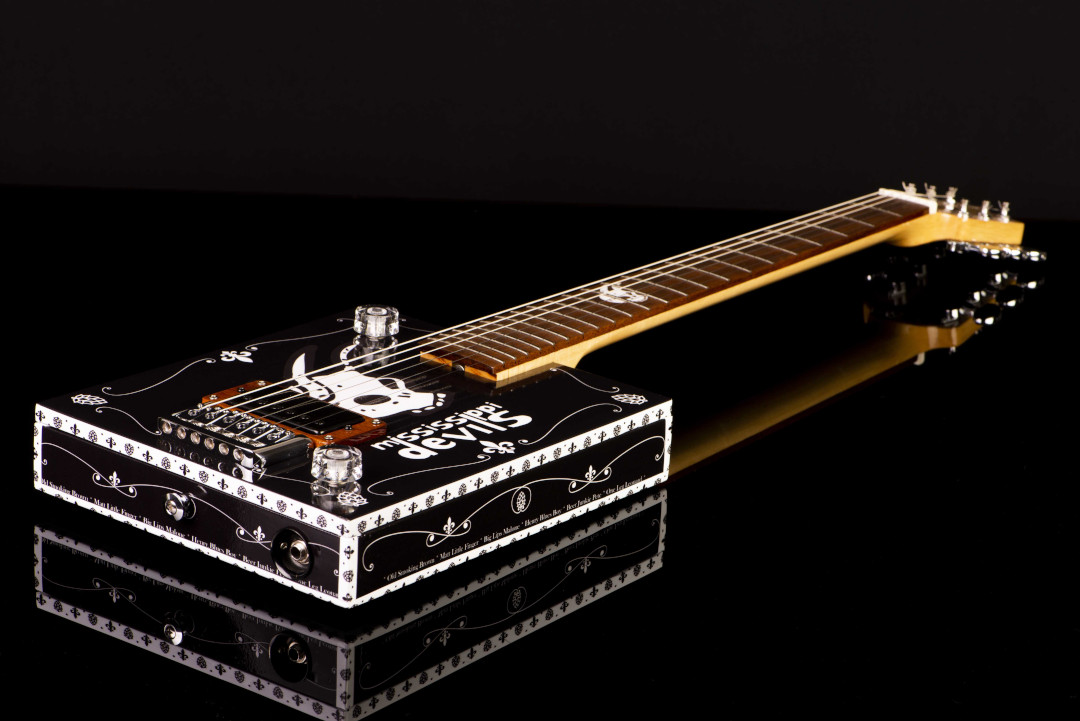 Modelo: Cigar Box 6C / Ano 2020