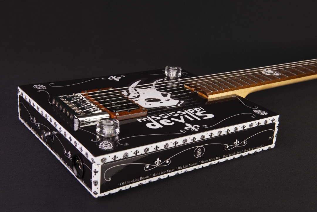 Modelo: Cigar Box 6C / Ano 2020