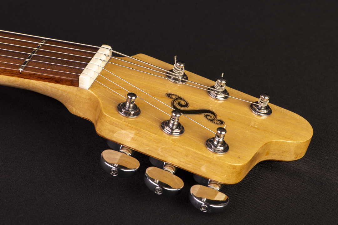 Modelo: Cigar Box 6C / Ano 2020