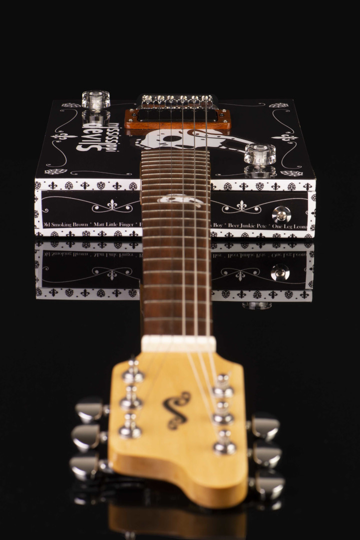 Modelo: Cigar Box 6C / Ano 2020