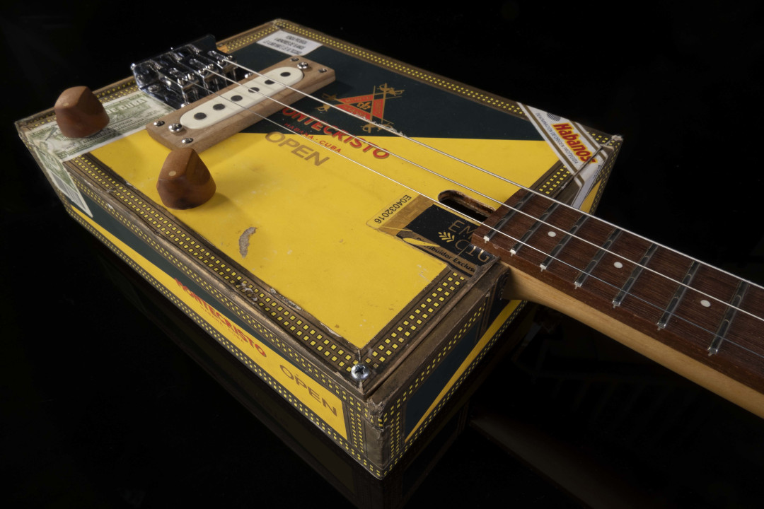 Modelo: Cigar Box 3C / Ano 2021