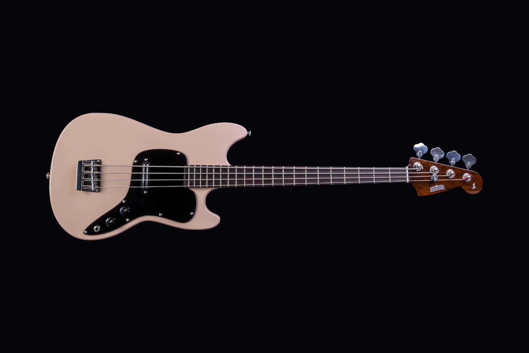 Baixo Modelo: Musicmaster / Ano 2021