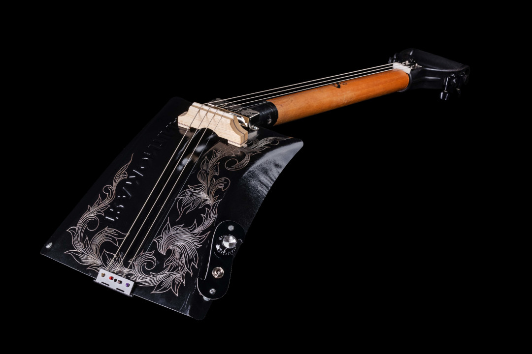 Modelo: Guiparra 4C / Ano 2023 / Artista: Andreas Kisser - Sepultura