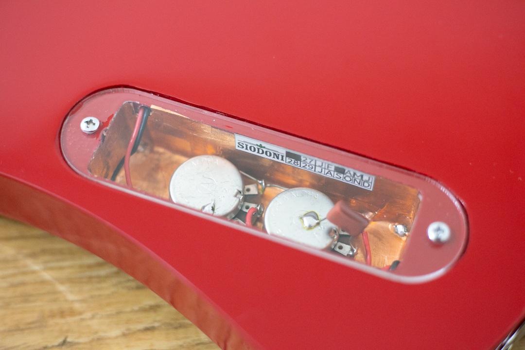 Modelo: T-Bird 2C / Ano 2026 / Artista: Fabio Mozine