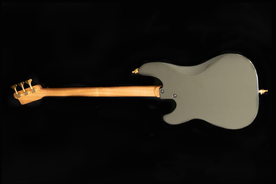 Modelo: P-Bass 3C / Ano 2025 / Artista: KS Rhoads