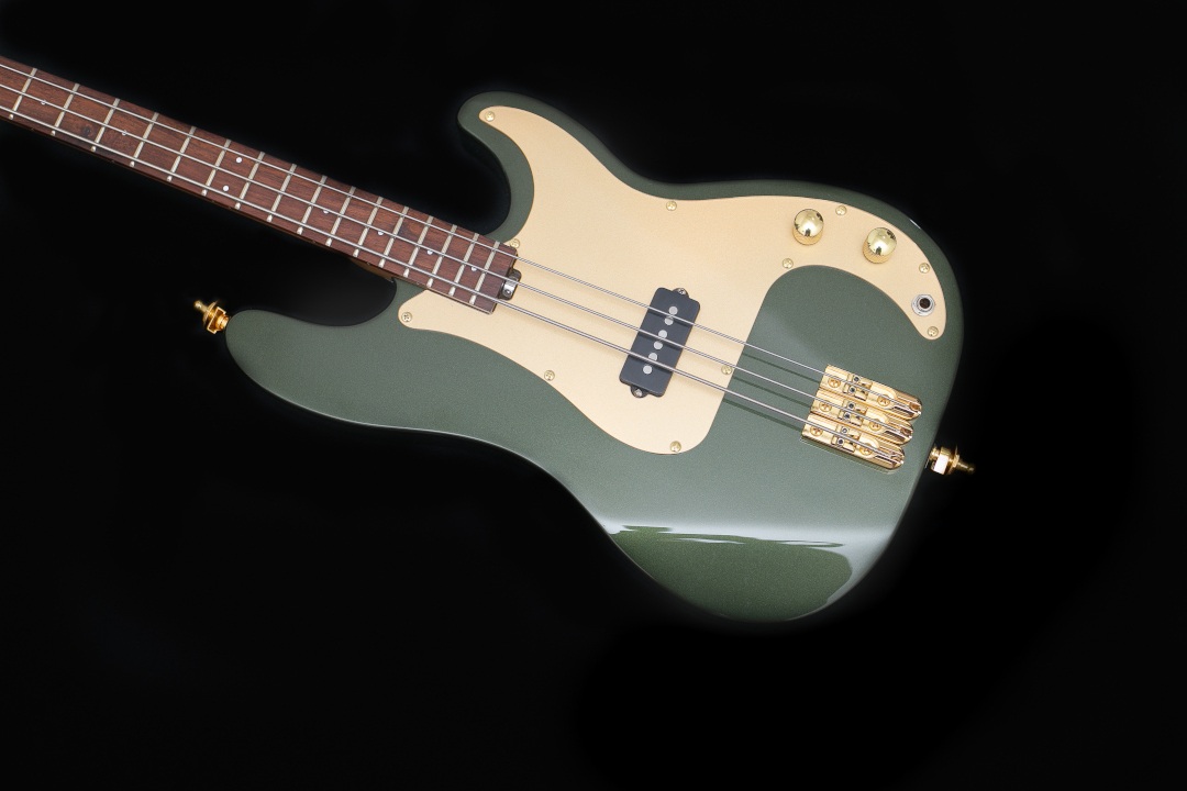Modelo: P-Bass 3C / Ano 2025 / Artista: KS Rhoads