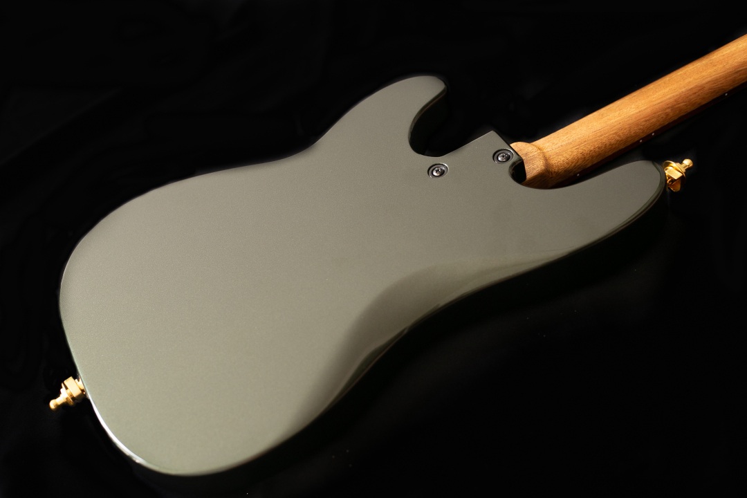 Modelo: P-Bass 3C / Ano 2025 / Artista: KS Rhoads